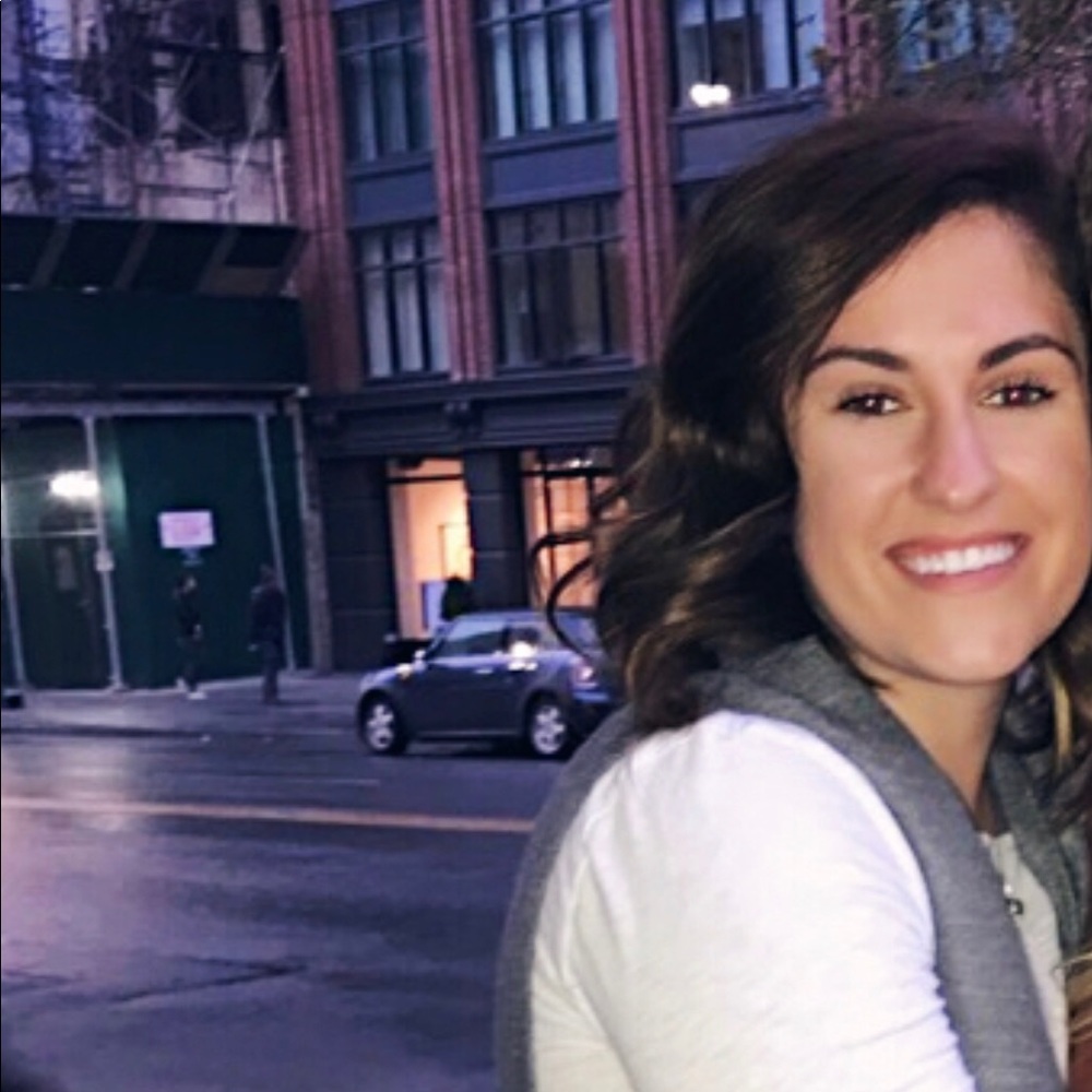 Meet your Posher, Ashley